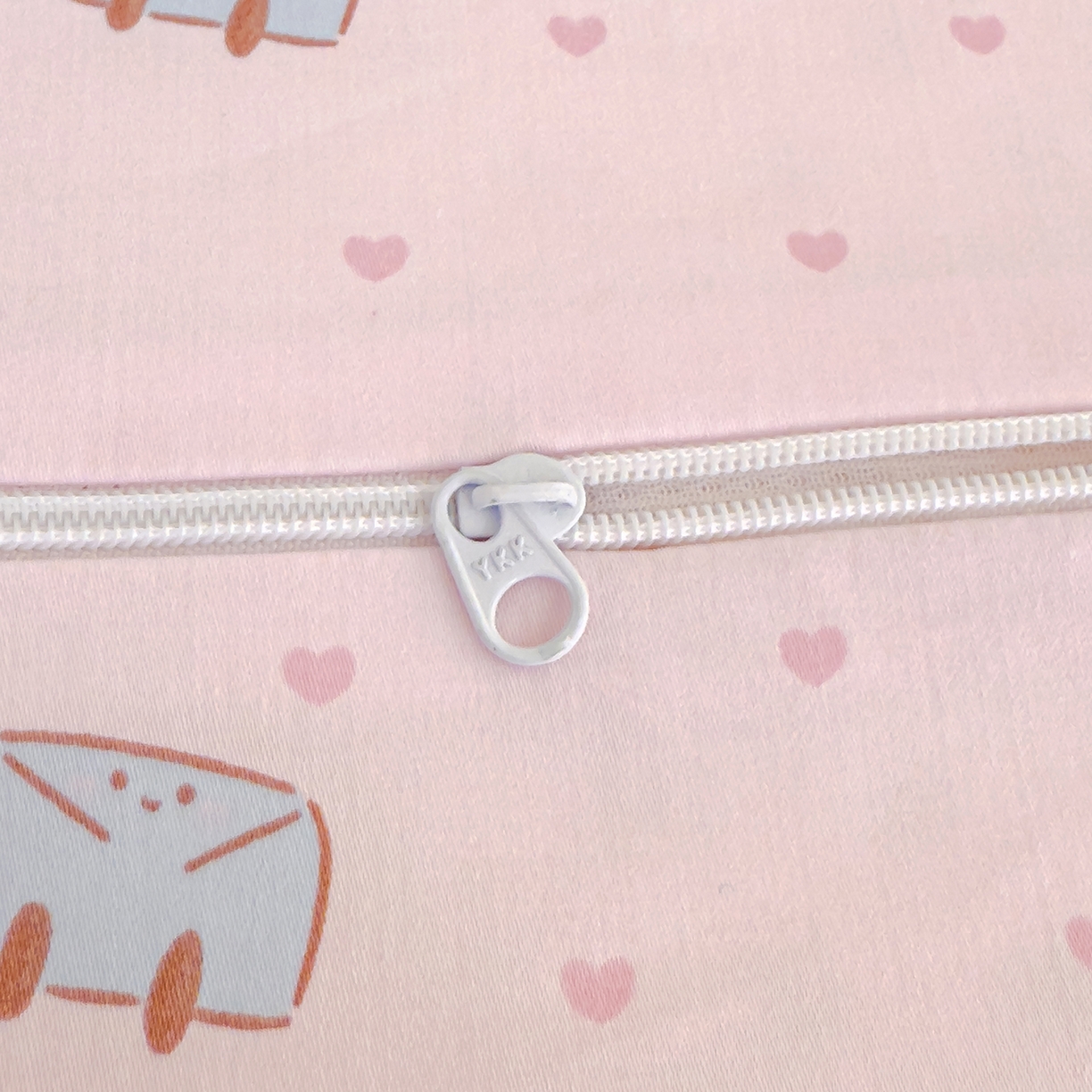 91家纺网 家纺一手货源 找家纺 良佐生活 2025新款A类60s全棉贡缎乳胶枕套 甜蜜派