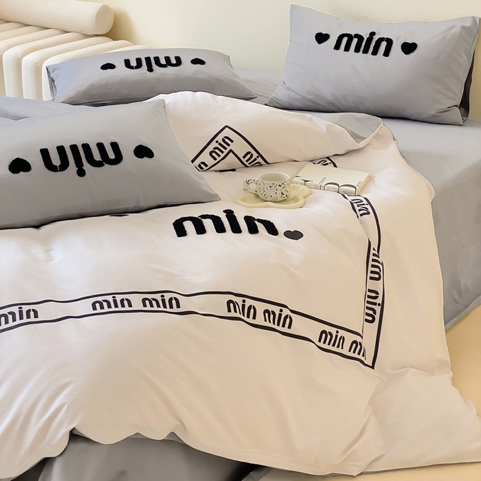 91家纺网 家纺一手货源 找家纺 麦田家纺 2025秋冬新款加厚磨毛大版毛巾绣四件套-提供买家秀 点点爱心