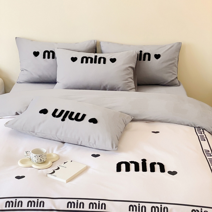 91家纺网 家纺一手货源 找家纺 麦田家纺 2025秋冬新款加厚磨毛大版毛巾绣四件套-提供买家秀 点点爱心