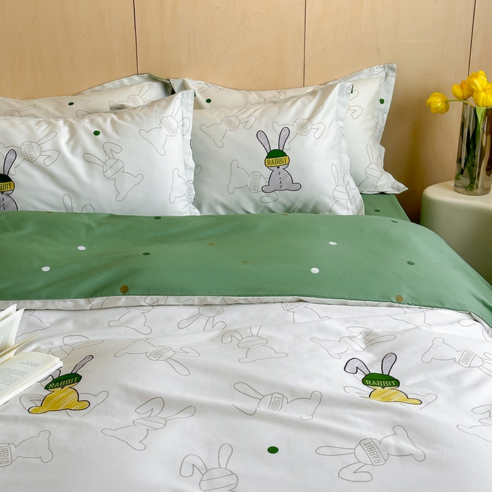 91家纺网 家纺一手货源 找家纺 麦田家纺 2025新款40支13372全棉独版印花吊边床单款四件套（提供买家秀）吊边床单款 迷藏巴兔