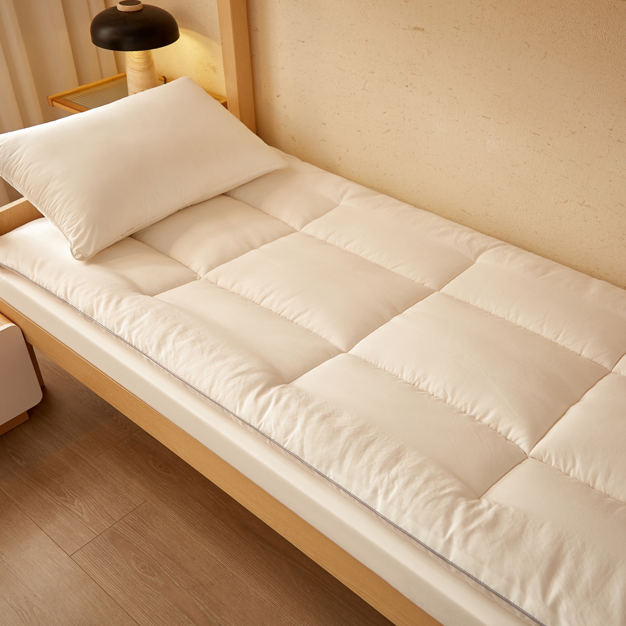 91家纺网 家纺一手货源 找家纺 样样红 2025新款50%棉花床垫 白色