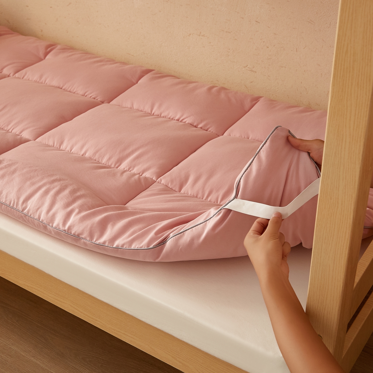 91家纺网 家纺一手货源 找家纺 样样红 2025新款50%棉花床垫 豆沙色