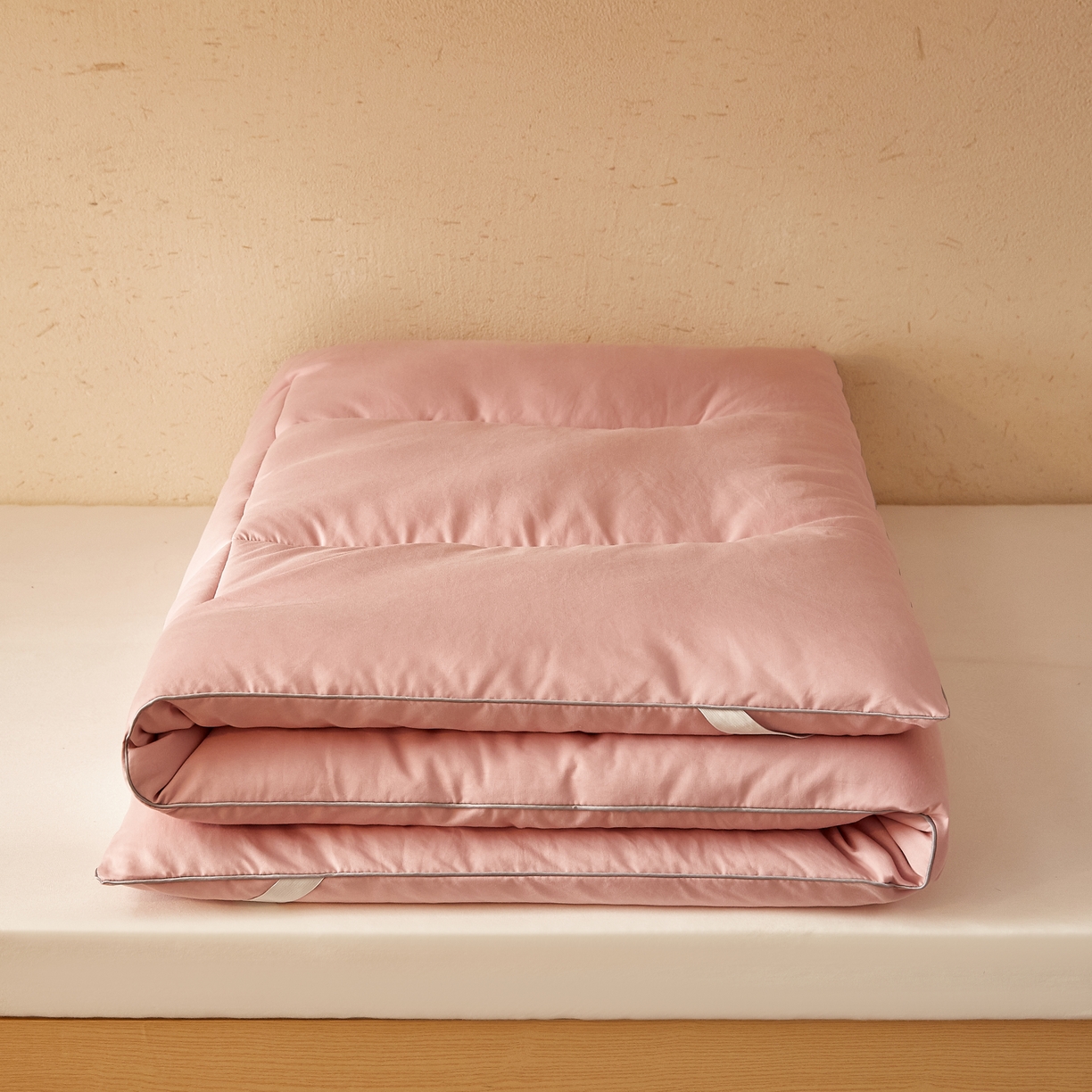 91家纺网 家纺一手货源 找家纺 样样红 2025新款50%棉花床垫 豆沙色