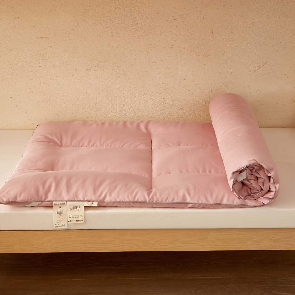 91家纺网 家纺一手货源 找家纺 样样红 2025新款50%棉花床垫 豆沙色