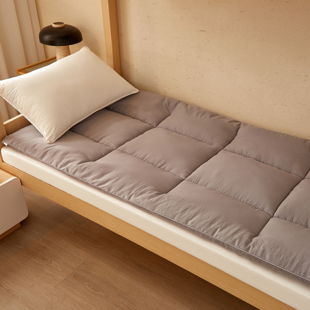 91家纺网 家纺一手货源 找家纺 样样红 2025新款50%棉花床垫 灰色