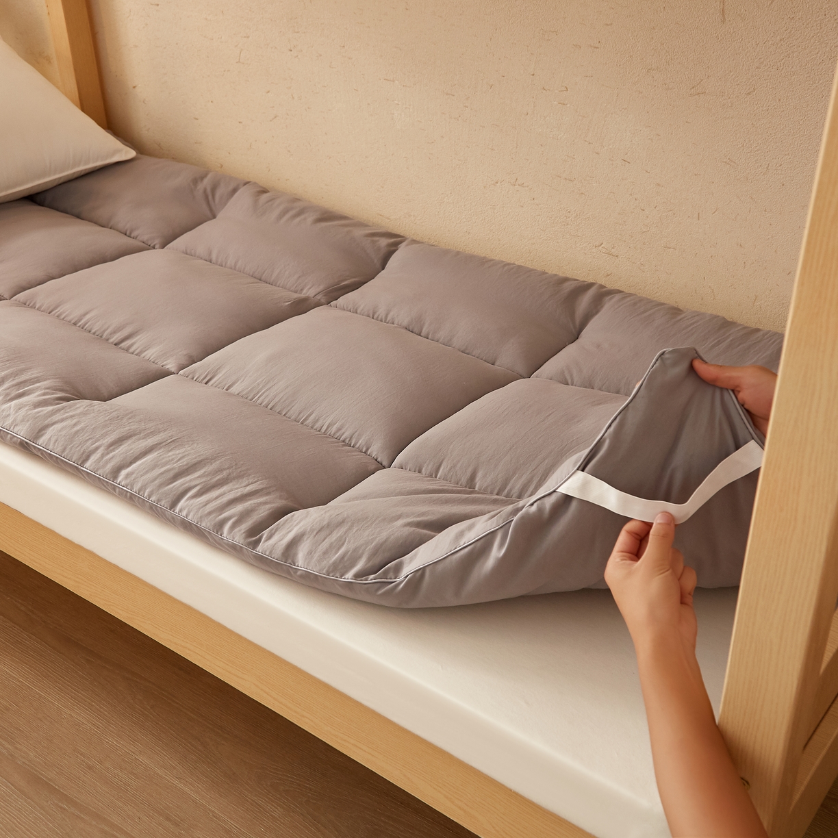 91家纺网 家纺一手货源 找家纺 样样红 2025新款50%棉花床垫 灰色