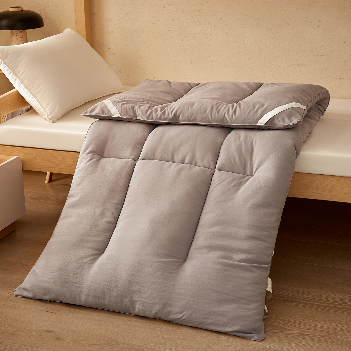 91家纺网 家纺一手货源 找家纺 样样红 2025新款50%棉花床垫 灰色