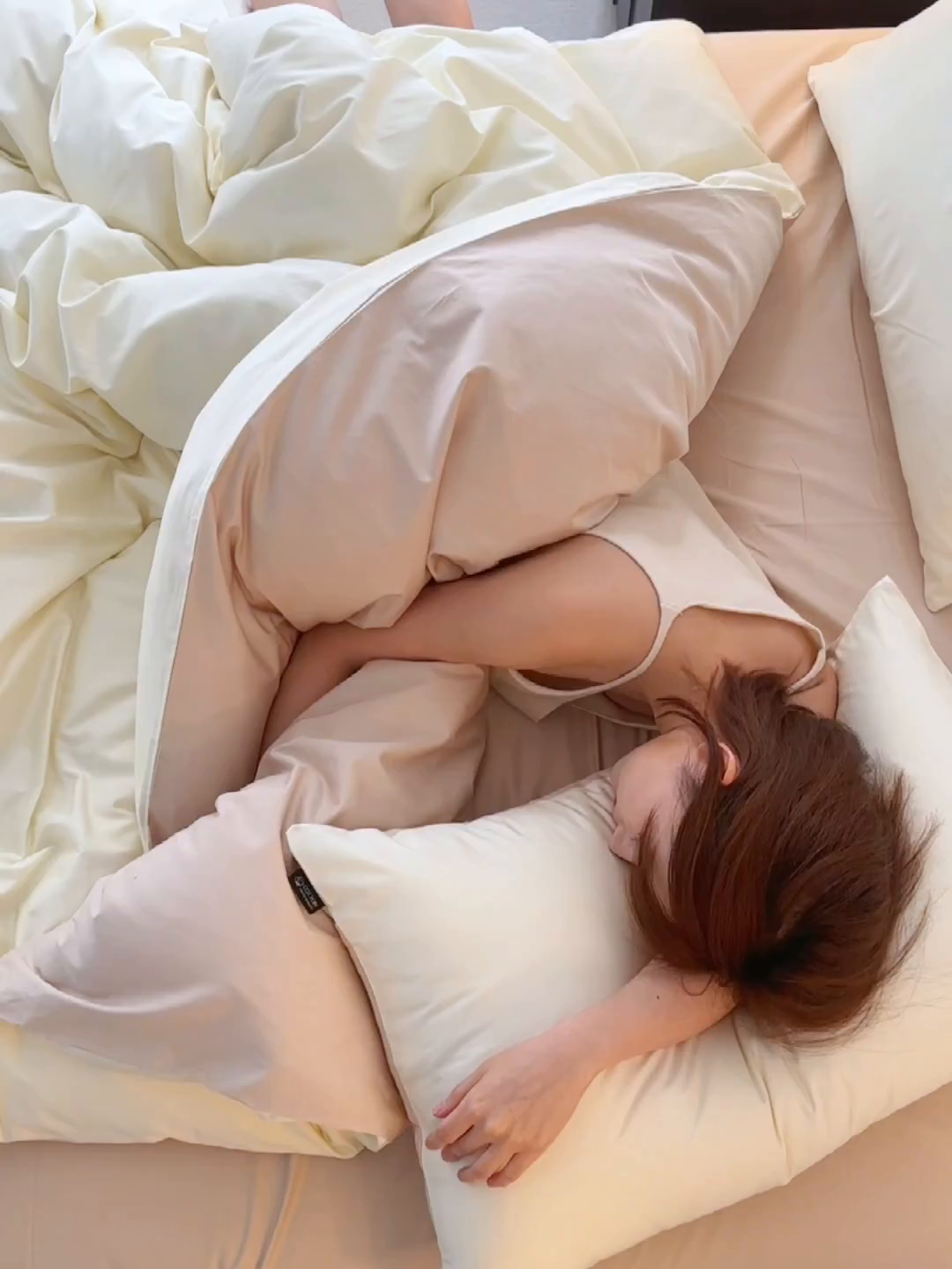 91家纺网 家纺一手货源 找家纺 麦田家纺 2025新款100S长绒棉贡缎纯色四件套（提供买家秀） 月光白-棕灰