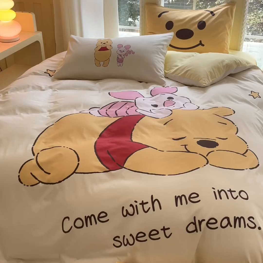 91家纺网 家纺一手货源 找家纺 麦田家纺 2025新款全棉迪士尼大板印花卡通四件套 晚安维尼