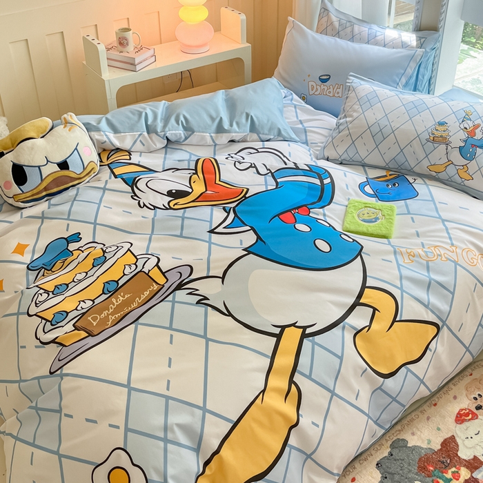 91家纺网 家纺一手货源 找家纺 麦田家纺 2025新款全棉迪士尼大板印花卡通四件套 百变唐老鸭