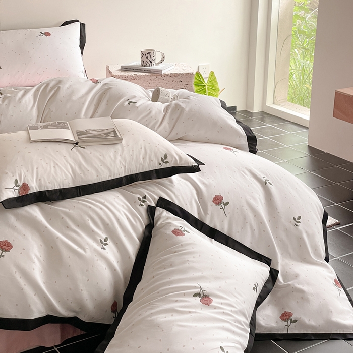 91家纺网 家纺一手货源 找家纺 麦田家纺 2025新款13372全棉花卉系列印花四件套 玫瑰花语