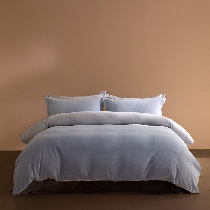 91家纺网 家纺一手货源 找家纺 麦田家纺 2025新款A类高克重纯色牛奶绒四件套 蓝灰