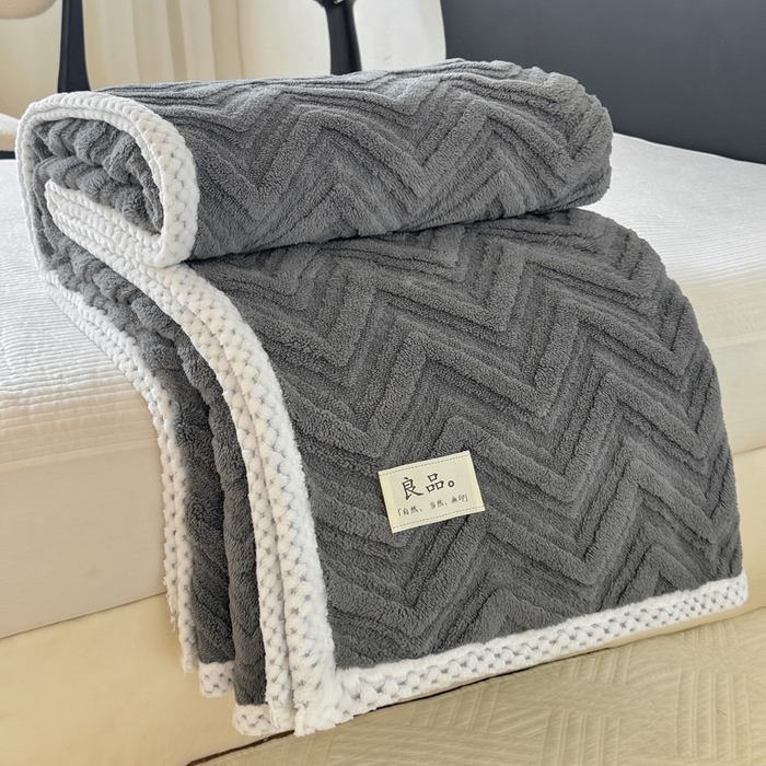 91家纺网 家纺一手货源 找家纺 穆琪2025新款轻奢盖毯高克重多层提花绵柔绒保暖毛毯绵密亲肤沙发毯休闲小毯子 陨石灰
