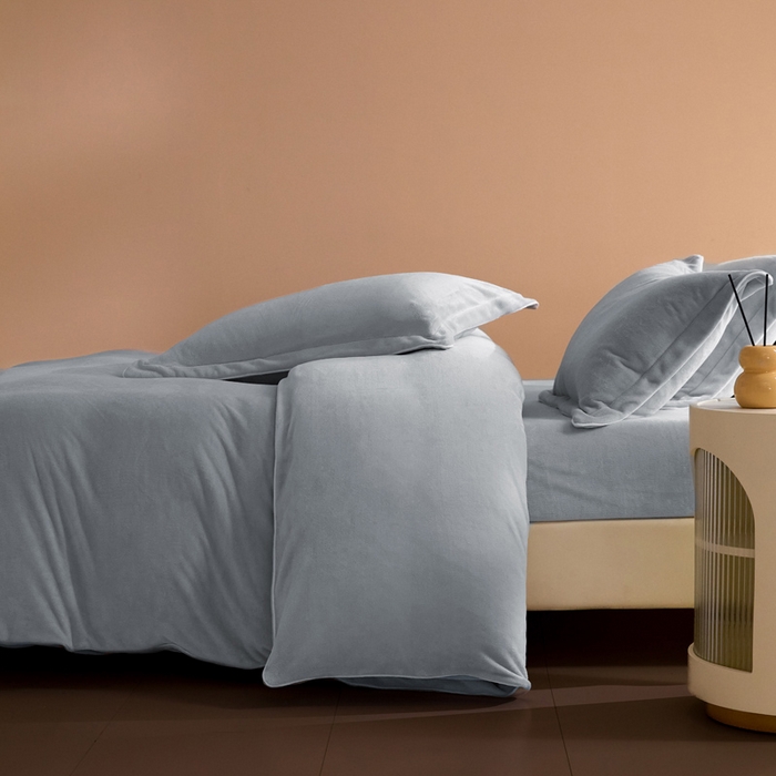 91家纺网 家纺一手货源 找家纺 麦田家纺 2025新款A类高克重纯色牛奶绒四件套 暮蓝