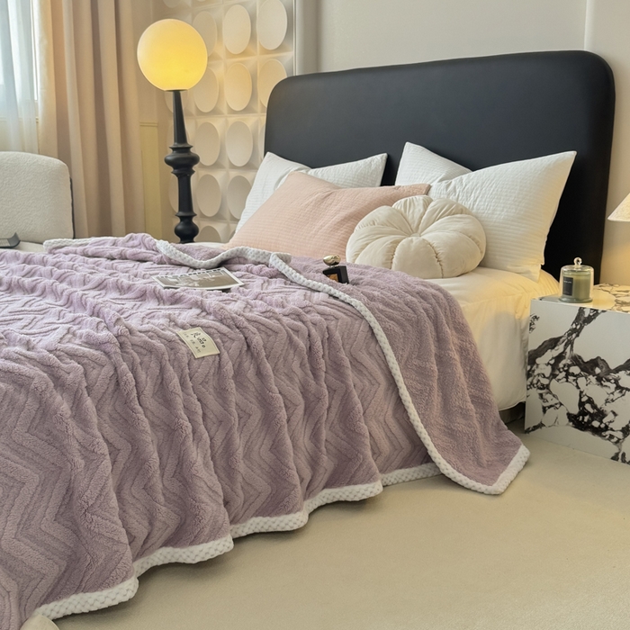 91家纺网 家纺一手货源 找家纺 （总）穆琪2025新款轻奢盖毯高克重多层提花绵柔绒保暖毛毯绵密亲肤沙发毯休闲小毯子