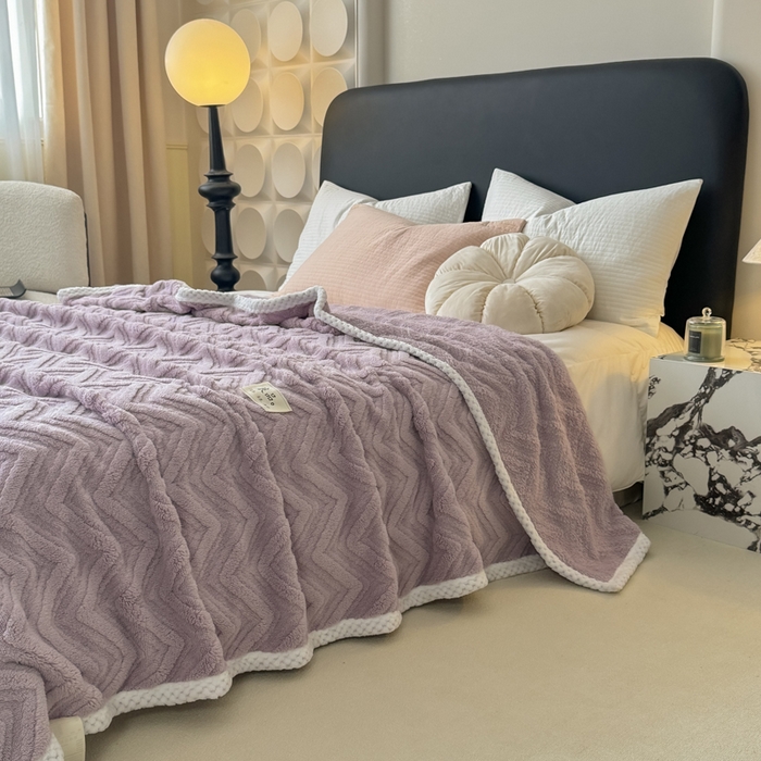 91家纺网 家纺一手货源 找家纺 （总）穆琪2025新款轻奢盖毯高克重多层提花绵柔绒保暖毛毯绵密亲肤沙发毯休闲小毯子