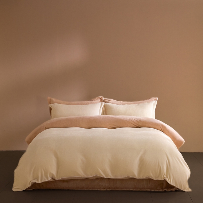 91家纺网 家纺一手货源 找家纺 麦田家纺 2025新款A类高克重纯色牛奶绒四件套 奶白咖