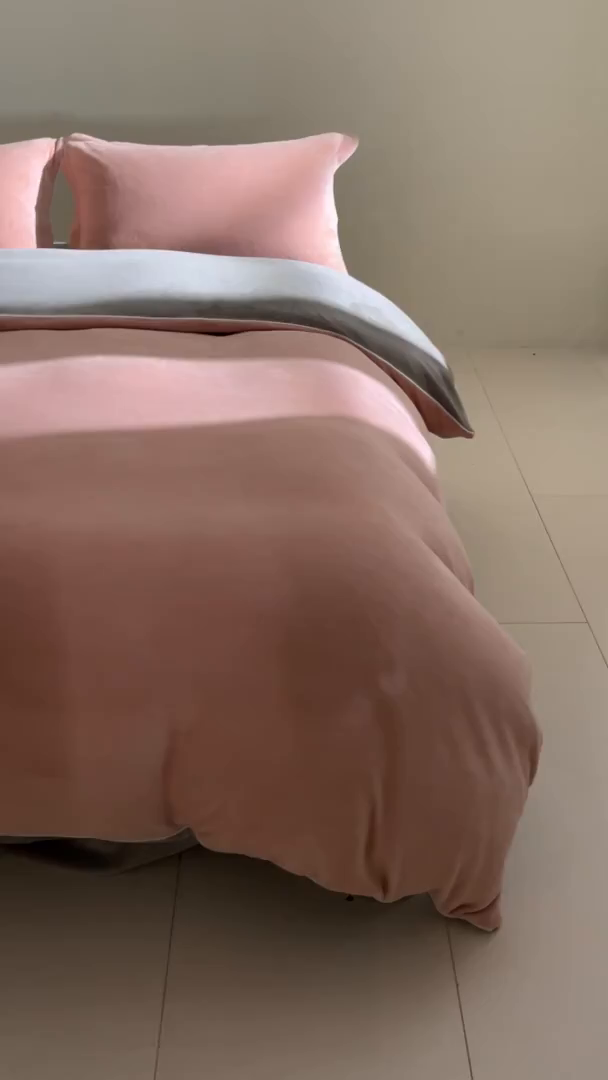 91家纺网 家纺一手货源 找家纺 麦田家纺 2025新款A类高克重纯色牛奶绒四件套 肉粉-鸭蛋灰