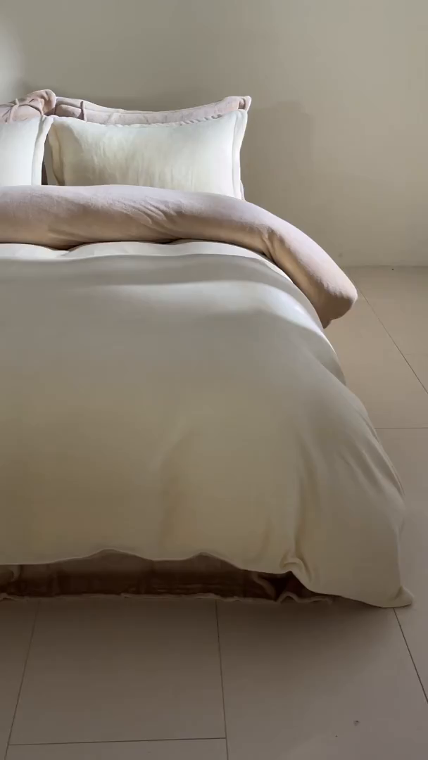 91家纺网 家纺一手货源 找家纺 麦田家纺 2025新款A类高克重纯色牛奶绒四件套 奶白咖