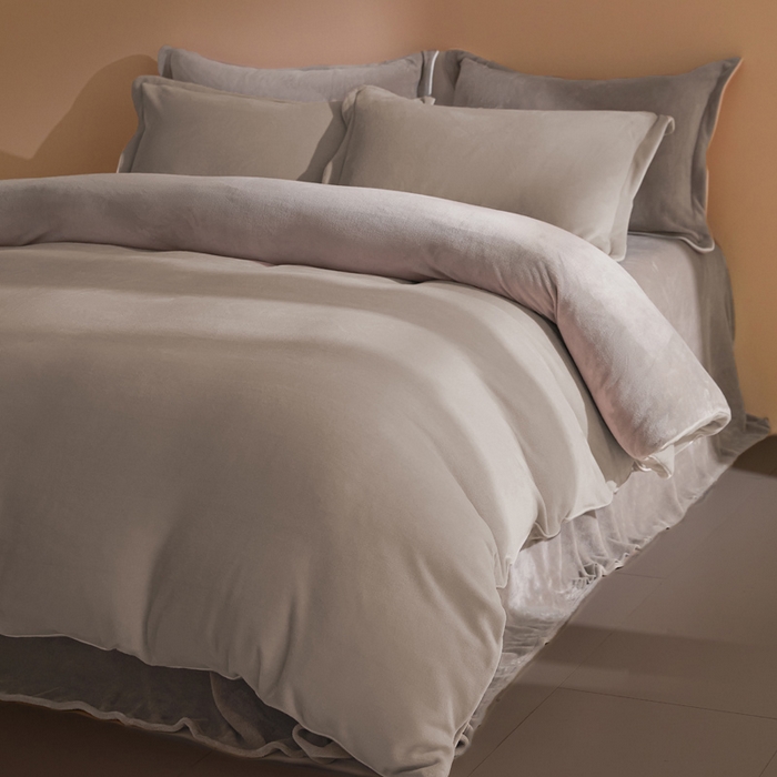 91家纺网 家纺一手货源 找家纺 麦田家纺 2025新款A类高克重纯色牛奶绒四件套 灰咖