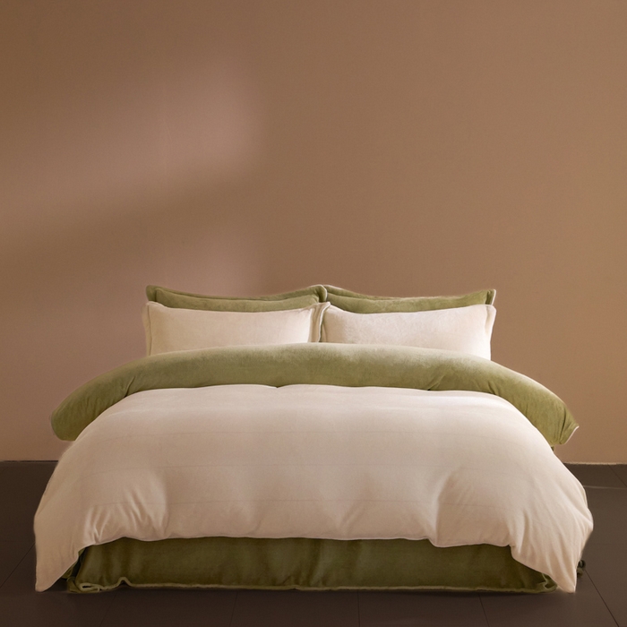 91家纺网 家纺一手货源 找家纺 麦田家纺 2025新款A类高克重纯色牛奶绒四件套 奶黄-军绿