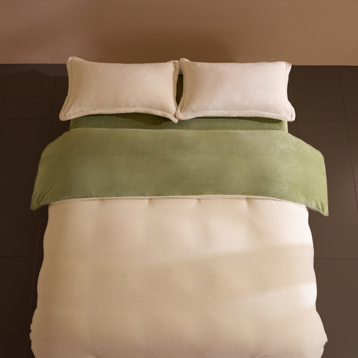 91家纺网 家纺一手货源 找家纺 麦田家纺 2025新款A类高克重纯色牛奶绒四件套 奶黄-军绿