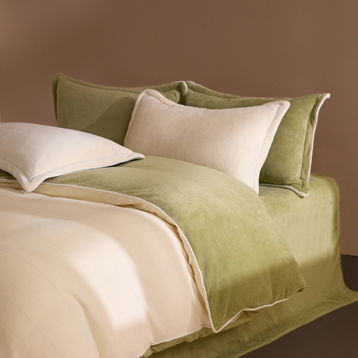 91家纺网 家纺一手货源 找家纺 麦田家纺 2025新款A类高克重纯色牛奶绒四件套 奶黄-军绿