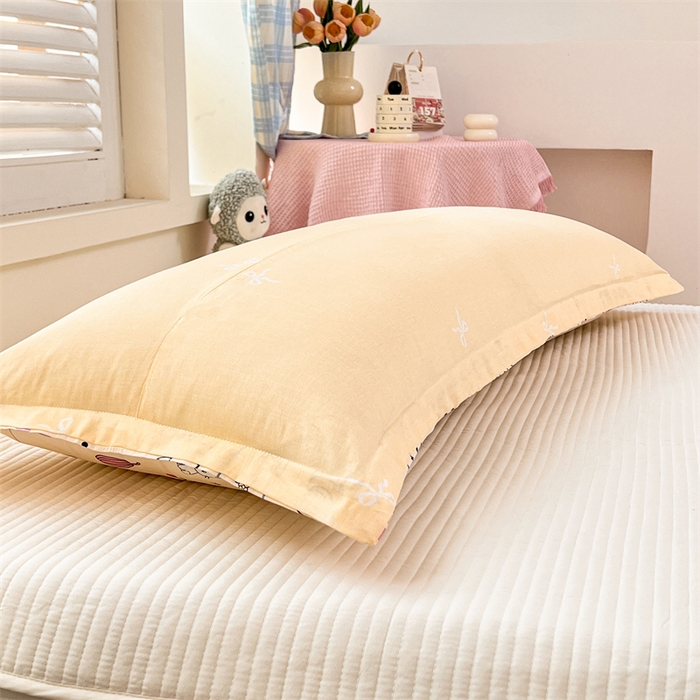 91家纺网 家纺一手货源 找家纺 麦田家纺 2025新款全棉印花12868长枕 南瓜小猫