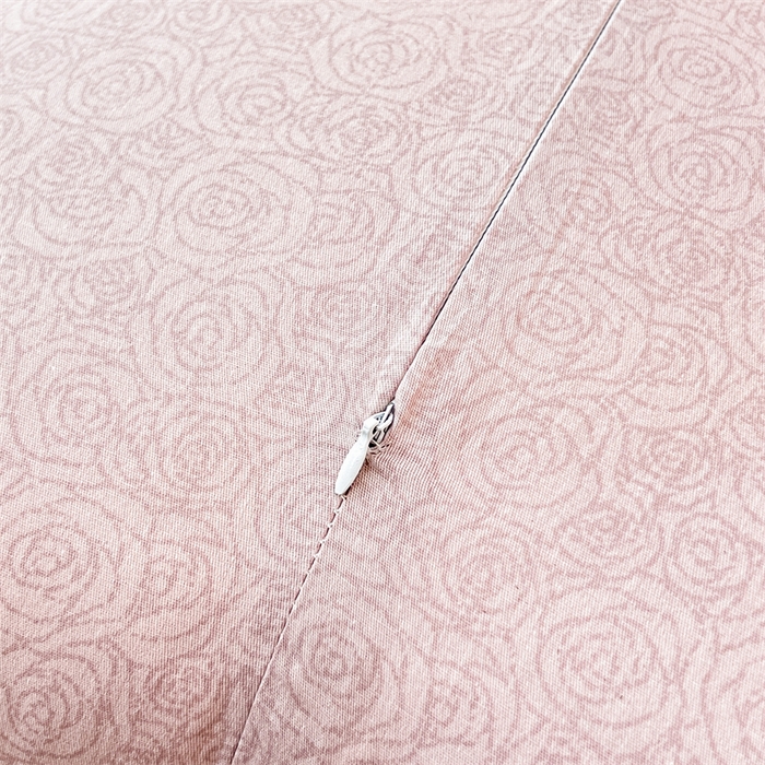 91家纺网 家纺一手货源 找家纺 麦田家纺 2025新款全棉印花12868长枕 爱心木马