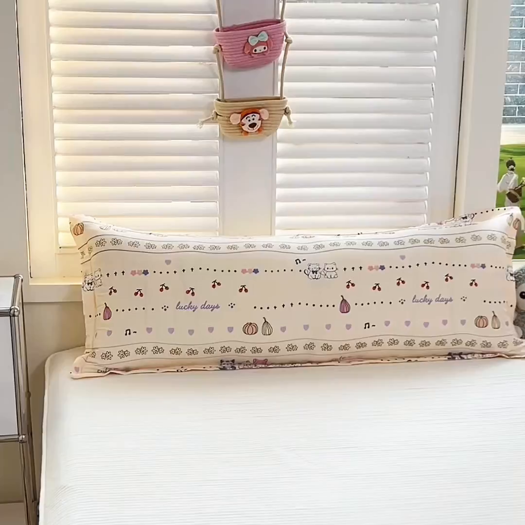 91家纺网 家纺一手货源 找家纺 麦田家纺 2025新款全棉印花12868长枕 南瓜小猫