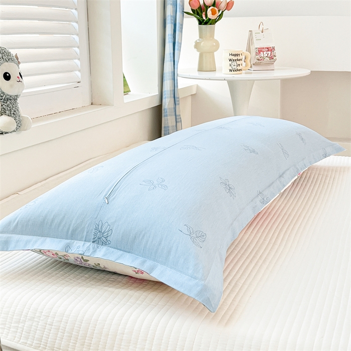 91家纺网 家纺一手货源 找家纺 麦田家纺 2025新款全棉印花12868长枕 淡香花语