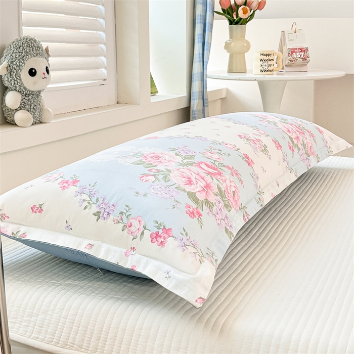 91家纺网 家纺一手货源 找家纺 麦田家纺 2025新款全棉印花12868长枕 淡香花语