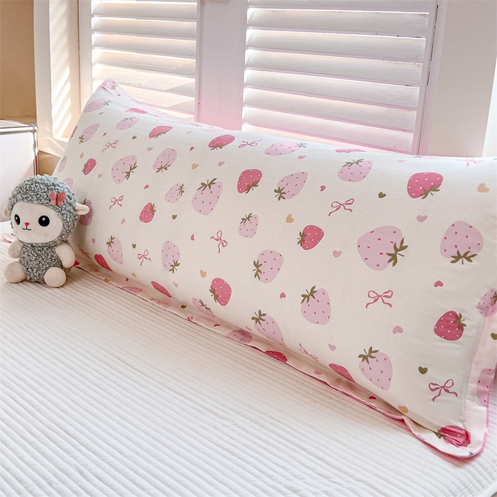 91家纺网 家纺一手货源 找家纺 麦田家纺 2025新款全棉印花12868长枕 草莓庄园