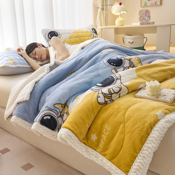 91家纺网 家纺一手货源 找家纺 （总）莉莉安家纺 2025秋冬新款加厚三层夹棉牛奶绒贝贝绒毯冬季保暖盖毯复合毛毯