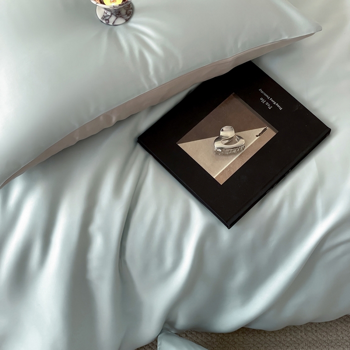 91家纺网 家纺一手货源 找家纺 麦田家纺 2025新款A类60S纯色兰精天丝四件套 映霜蓝-霜华银