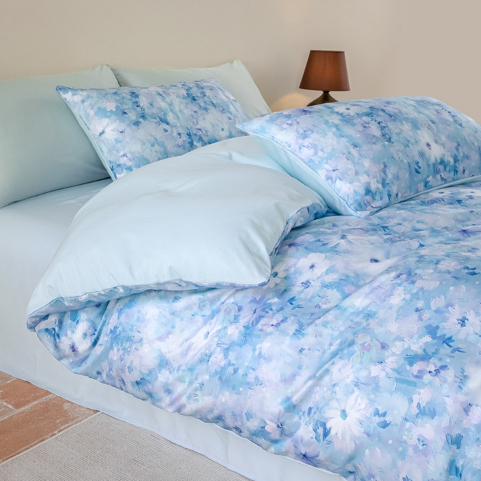 91家纺网 家纺一手货源 找家纺 麦田家纺 2025新款A类冰丝天丝玉锦缎印花四件套 千与千寻-蓝