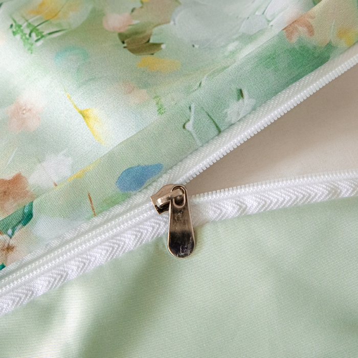 91家纺网 家纺一手货源 找家纺 麦田家纺 2025新款A类冰丝天丝玉锦缎印花四件套 千与千寻-绿