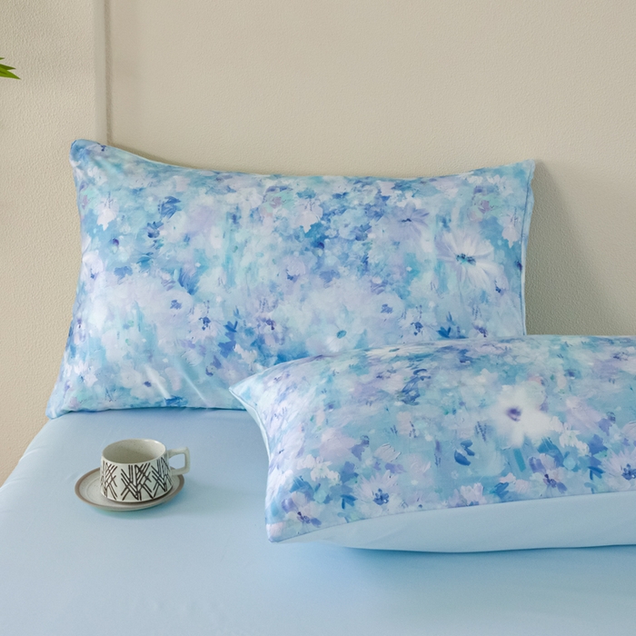 91家纺网 家纺一手货源 找家纺 麦田家纺 2025新款A类冰丝天丝玉锦缎印花四件套 千与千寻-蓝