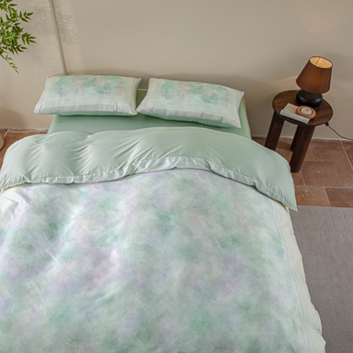 91家纺网 家纺一手货源 找家纺 麦田家纺 2025新款A类冰丝天丝玉锦缎印花四件套 华尔兹-烟青