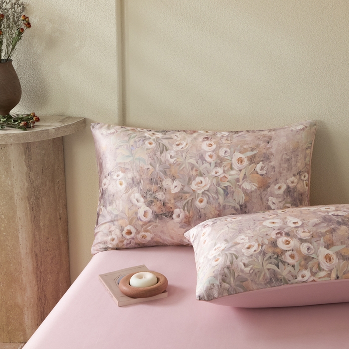 91家纺网 家纺一手货源 找家纺 麦田家纺 2025新款A类冰丝天丝玉锦缎印花四件套 印象花园粉紫