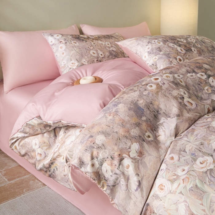 91家纺网 家纺一手货源 找家纺 麦田家纺 2025新款A类冰丝天丝玉锦缎印花四件套 印象花园粉紫