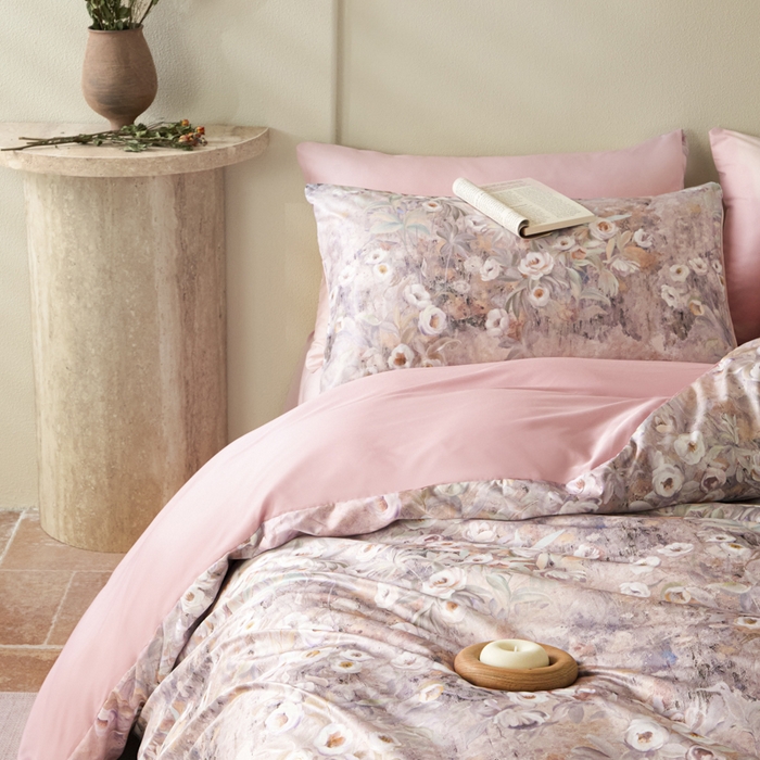 91家纺网 家纺一手货源 找家纺 麦田家纺 2025新款A类冰丝天丝玉锦缎印花四件套 印象花园粉紫