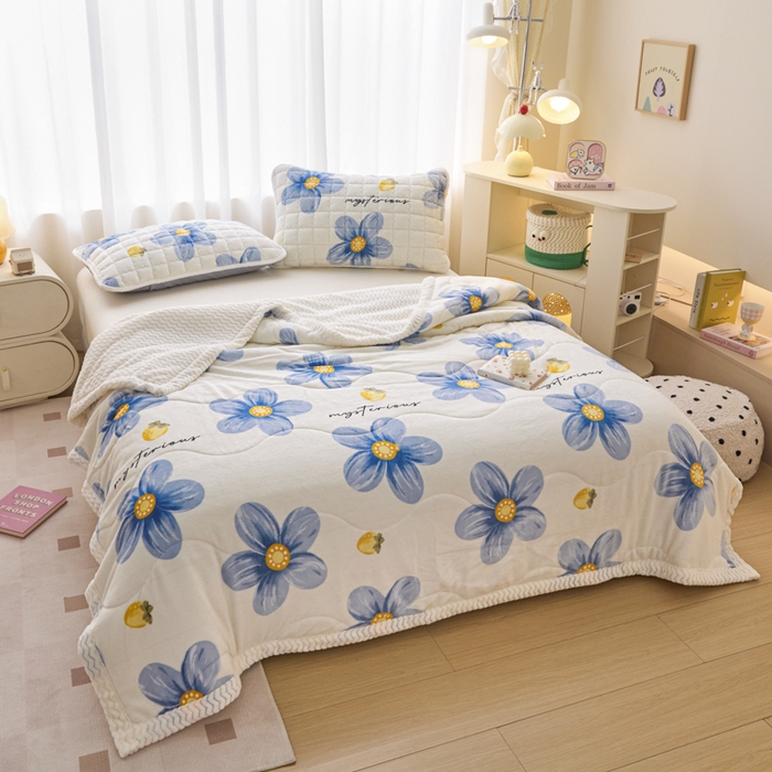 91家纺网 家纺一手货源 找家纺 莉莉安家纺 2025秋冬新款加厚三层夹棉牛奶绒贝贝绒毯冬季保暖盖毯复合毛毯 繁花似锦