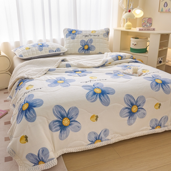 91家纺网 家纺一手货源 找家纺 莉莉安家纺 2025秋冬新款加厚三层夹棉牛奶绒贝贝绒毯冬季保暖盖毯复合毛毯 繁花似锦