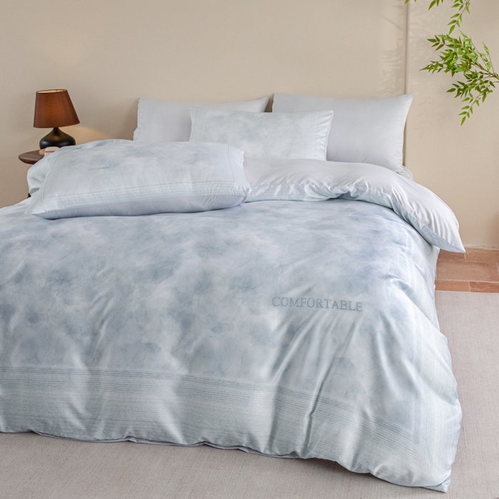 91家纺网 家纺一手货源 找家纺 麦田家纺 2025新款A类冰丝天丝玉锦缎印花四件套 华尔兹-烟灰