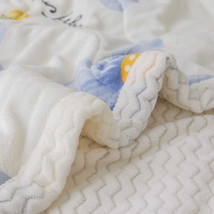 91家纺网 家纺一手货源 找家纺 莉莉安家纺 2025秋冬新款加厚三层夹棉牛奶绒贝贝绒毯冬季保暖盖毯复合毛毯 繁花似锦