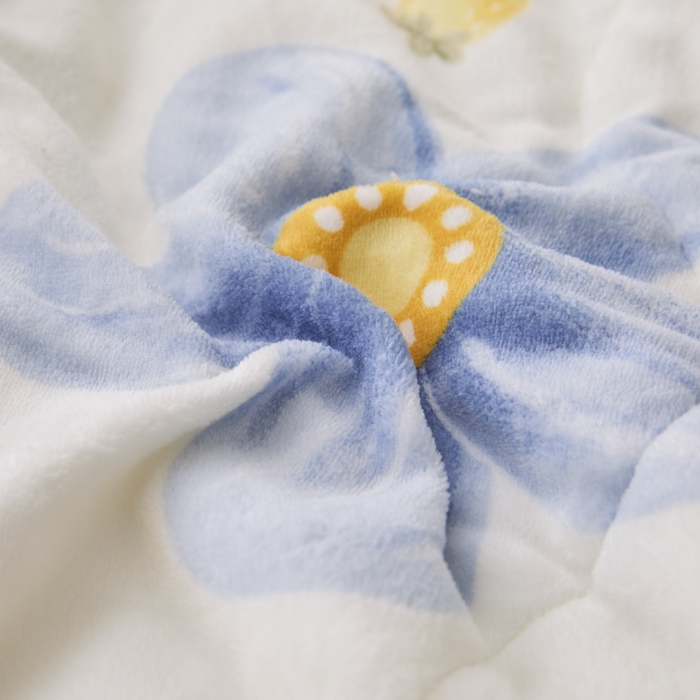 91家纺网 家纺一手货源 找家纺 莉莉安家纺 2025秋冬新款加厚三层夹棉牛奶绒贝贝绒毯冬季保暖盖毯复合毛毯 繁花似锦