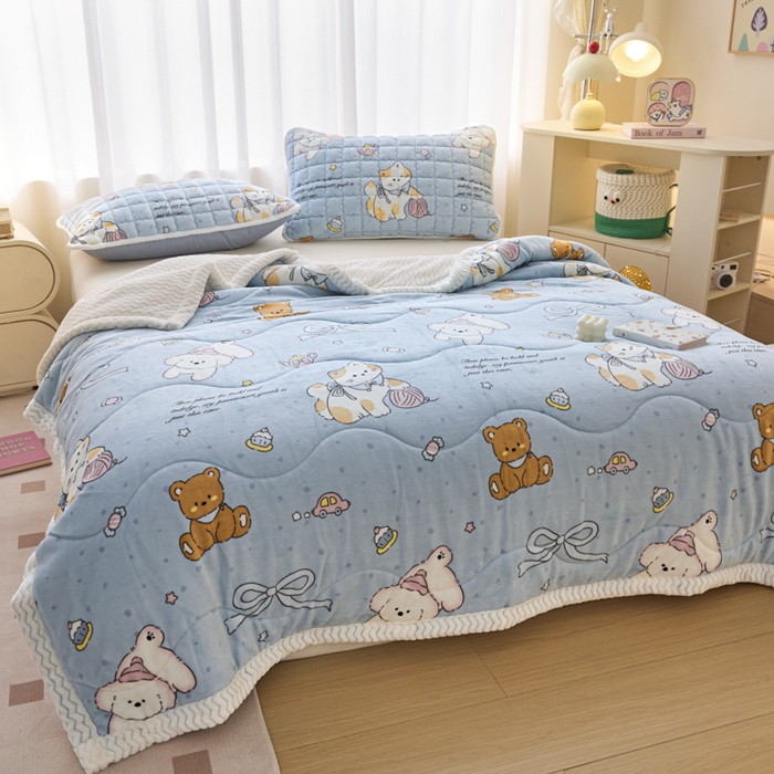 91家纺网 家纺一手货源 找家纺 莉莉安家纺 2025秋冬新款加厚三层夹棉牛奶绒贝贝绒毯冬季保暖盖毯复合毛毯 欢乐宠物