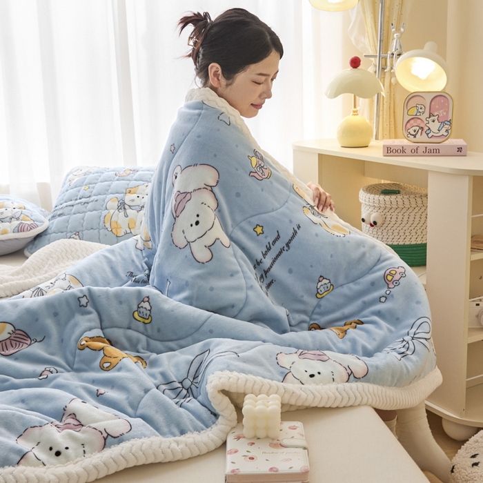 91家纺网 家纺一手货源 找家纺 莉莉安家纺 2025秋冬新款加厚三层夹棉牛奶绒贝贝绒毯冬季保暖盖毯复合毛毯 欢乐宠物