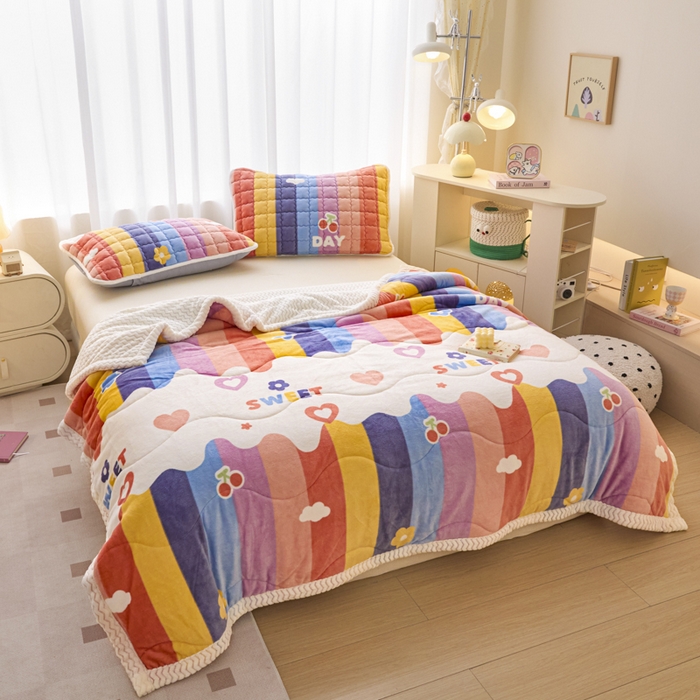 91家纺网 家纺一手货源 找家纺 莉莉安家纺 2025秋冬新款加厚三层夹棉牛奶绒贝贝绒毯冬季保暖盖毯复合毛毯 迷幻彩虹